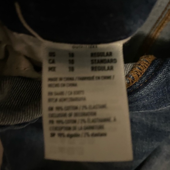 Ripped A&E skinny jeans. Size 10 - Picture 3 of 3